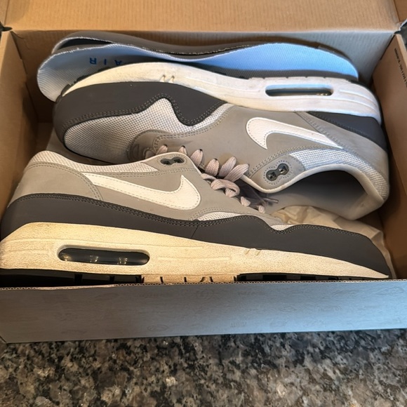 Nike air max 1 Gray and White Sneakers EUC 10.5 - Picture 13 of 13